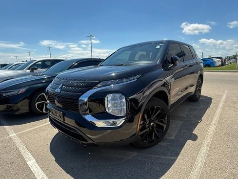 Used 2024 Mitsubishi Outlander SE Black Edition AWD/4WD image 3