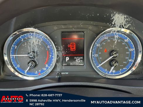 Used 2018 Toyota Corolla LE image 12