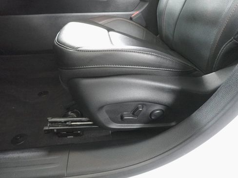 Used 2022 Jeep Compass Limited w/ Elite Group image 10