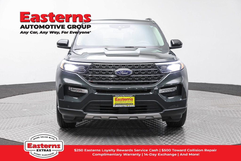 Used 2023 Ford Explorer XLT w/ Equipment Group 202A AWD/4WD image 3