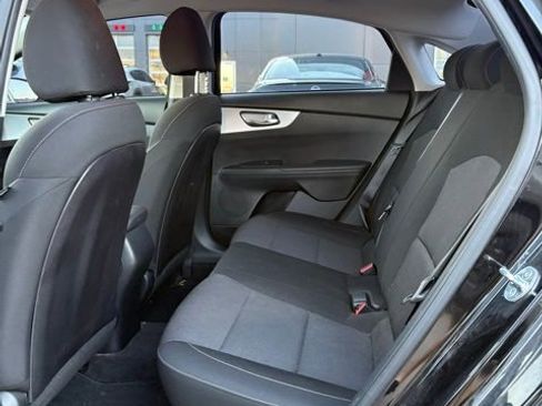 Used 2022 Kia Forte LXS w/ LXS Technology Package image 6