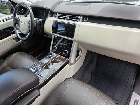Used 2019 Land Rover Range Rover Long Wheelbase Supercharged image 28