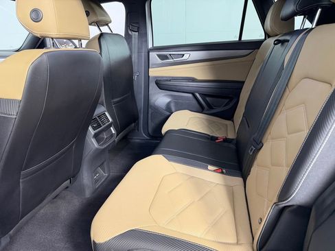 Used 2024 Volkswagen Atlas Cross Sport SE image 25