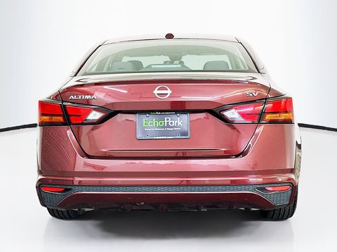 Used 2024 Nissan Altima 2.5 SV image 7