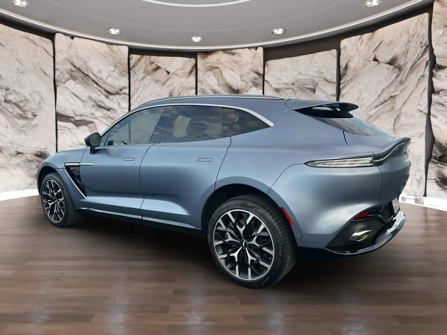 Used 2021 Aston Martin DBX AWD/4WD image 9