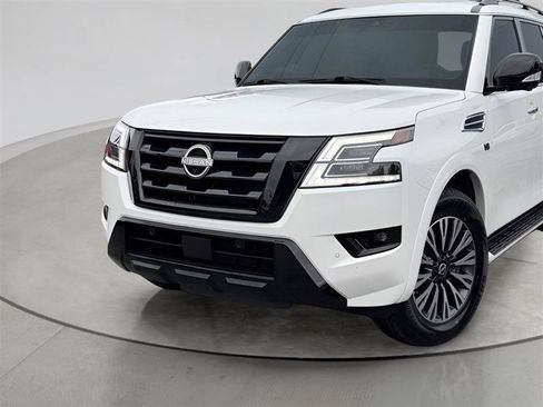 Used 2022 Nissan Armada SL w/ Midnight Edition Package RWD image 5