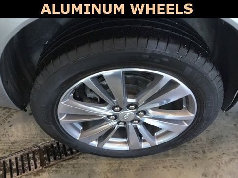 Used 2025 Cadillac XT6 Premium Luxury image 11