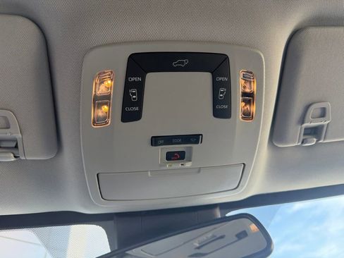 Used 2026 Toyota Sienna LE FWD image 23