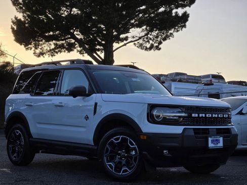 New 2025 Ford Bronco Sport Outer Banks w/ Outer Banks Tech Package+ image 2