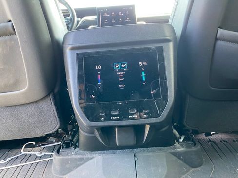 Used 2025 GMC Yukon XL AT4 Ultimate w/ LPO, Floor Liner Package AWD/4WD image 30