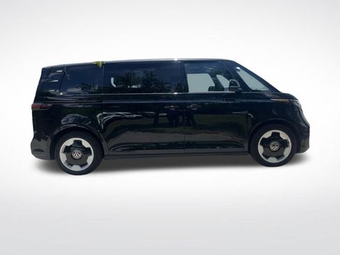 Used 2025 Volkswagen ID. Buzz Pro S RWD image 4