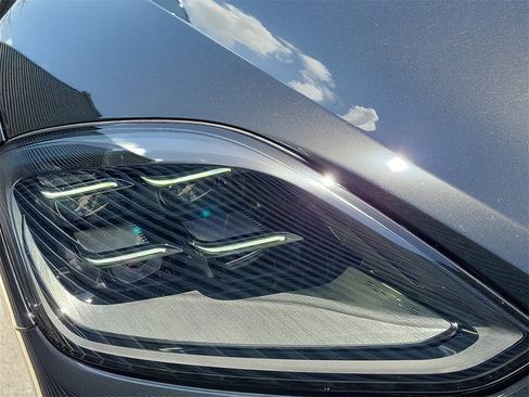 Used 2025 Porsche Cayenne image 15