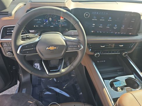 Used 2025 Chevrolet Tahoe High Country image 18