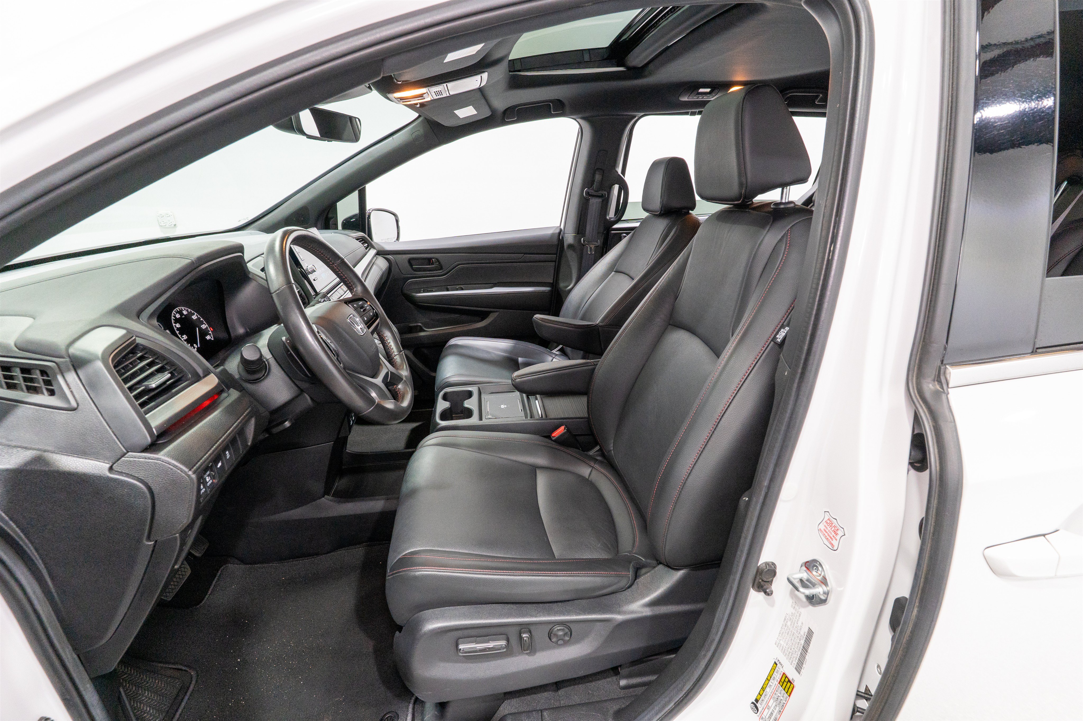 Used 2025 Honda Odyssey Sport-L image 16
