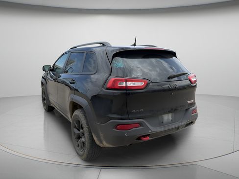 Used 2018 Jeep Cherokee Trailhawk AWD/4WD image 4