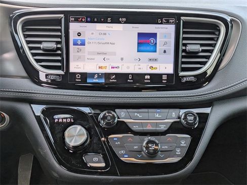 New 2026 Chrysler Pacifica Select image 19