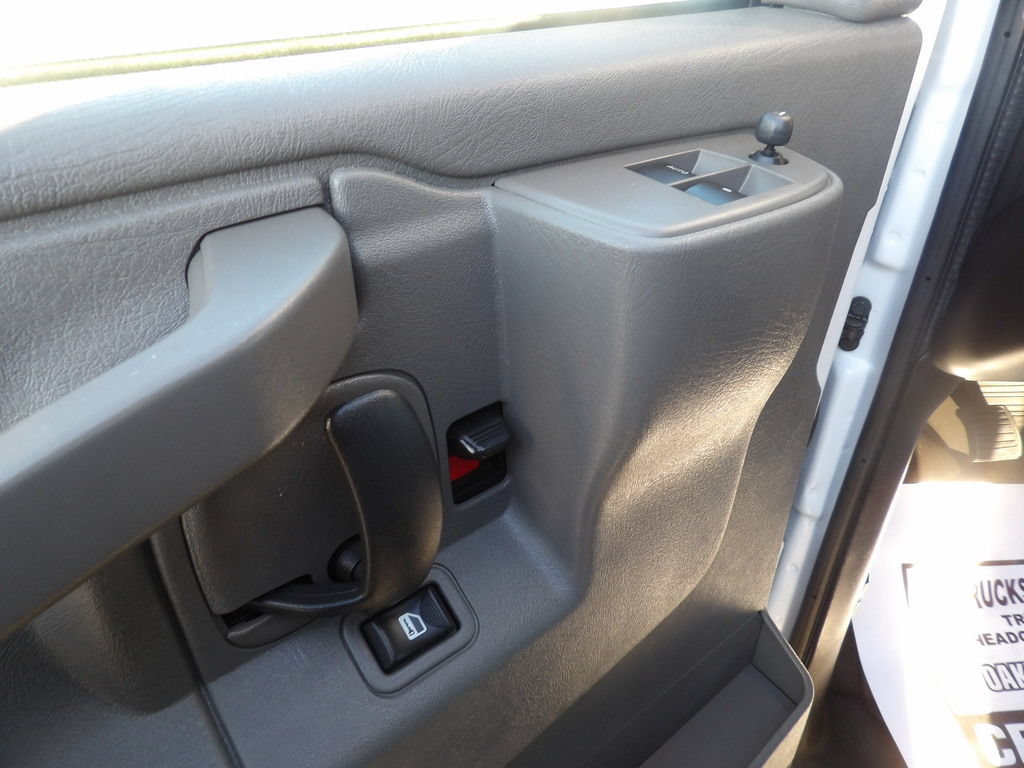 Used 2025 Chevrolet Express 3500 LT w/ LT Preferred Equipment Group RWD image 15