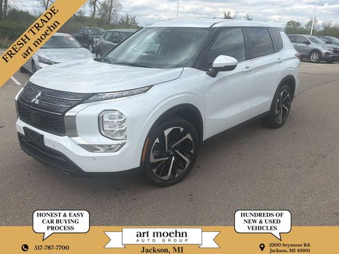 Used 2024 Mitsubishi Outlander SE FWD image 1