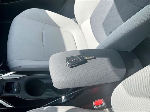 Used 2021 Toyota Corolla LE w/ Carpet Mat Package (TMS) FWD image 14