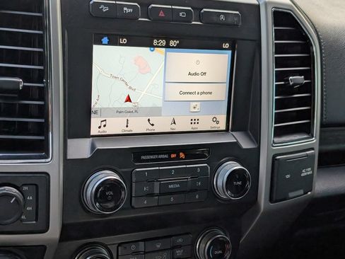 Used 2019 Ford F150 Lariat w/ Equipment Group 502A Luxury AWD/4WD image 27