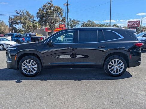 Certified 2025 Buick Enclave Preferred image 9