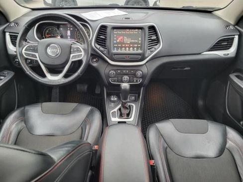 Used 2017 Jeep Cherokee Trailhawk w/ Comfort & Convenience Group AWD/4WD image 14