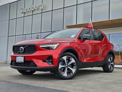 Certified 2024 Volvo XC40 B5 Plus w/ Protection Package Premier AWD/4WD image 1