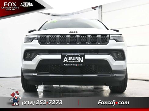 Used 2023 Jeep Compass Latitude w/ Sun and Sound Group AWD/4WD image 17