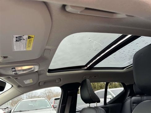 Certified 2023 Volvo XC40 B5 Plus w/ Driver Assist Package image 18