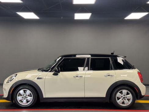 Used 2016 MINI Cooper 4-Door Hardtop FWD image 3