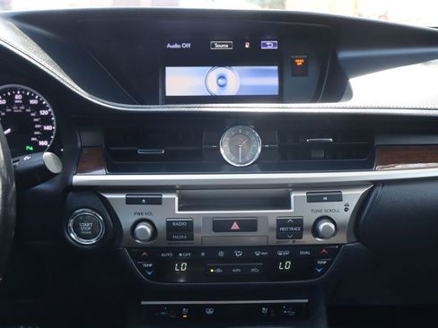 Used 2015 Lexus ES 350 w/ Luxury Package image 35