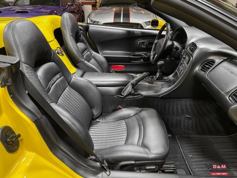 Used 2000 Chevrolet Corvette Convertible image 13
