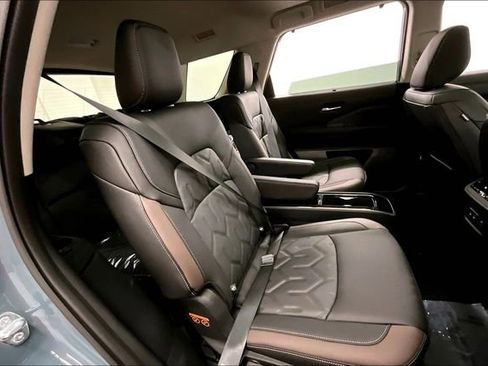 New 2026 Nissan Pathfinder Platinum image 35