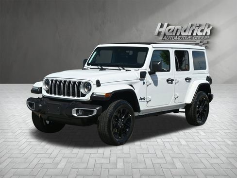 Used 2025 Jeep Wrangler Sahara w/ Safety Group image 8