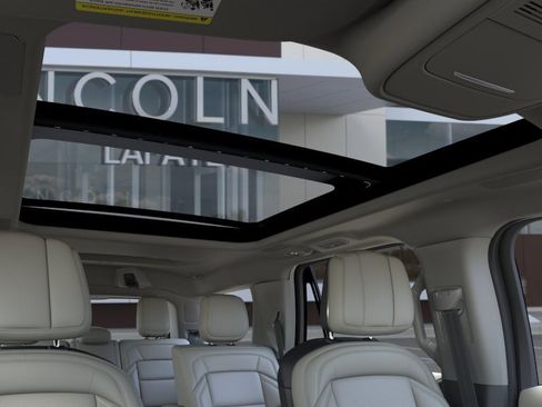 New 2026 Lincoln Navigator Reserve AWD/4WD image 22