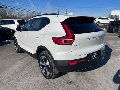 Used 2026 Volvo XC40 B5 Plus w/ Climate Package image 2