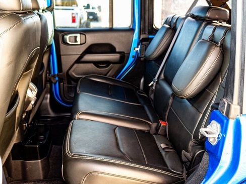 Used 2022 Jeep Wrangler Unlimited Sahara image 26