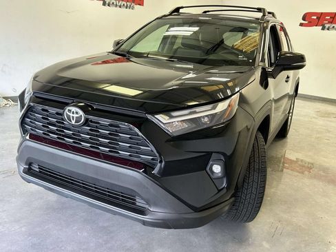 Used 2022 Toyota RAV4 XLE Premium FWD image 7