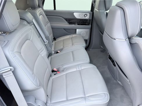 Used 2018 Lincoln Navigator Reserve w/ Technology Package image 45