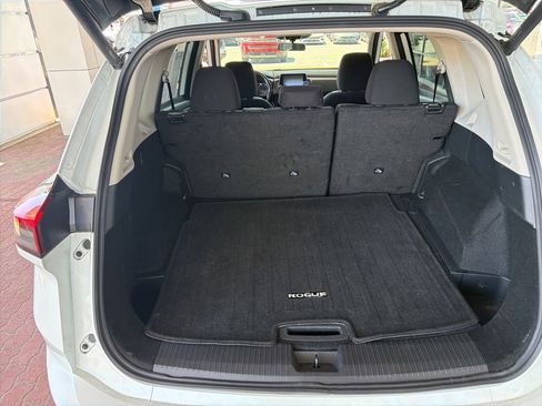 Used 2025 Nissan Rogue SV FWD image 8