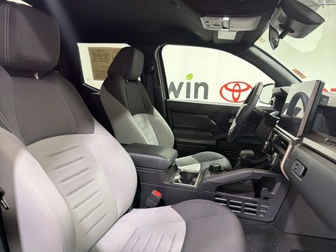 Used 2025 Toyota Tacoma TRD Off-Road AWD/4WD image 10