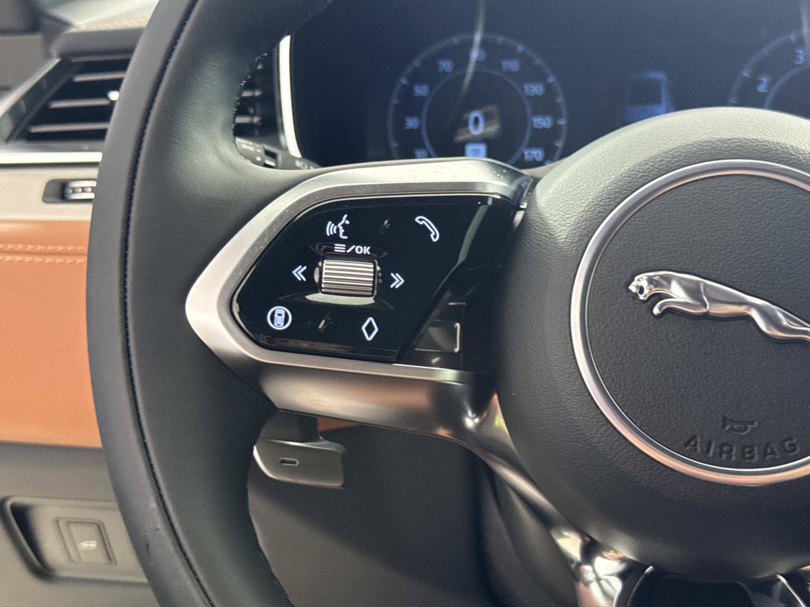 New 2026 Jaguar F-PACE R-Dynamic S AWD/4WD image 34
