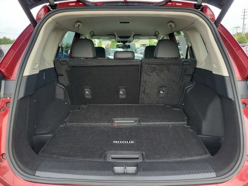 Used 2024 Nissan Rogue SL FWD image 7
