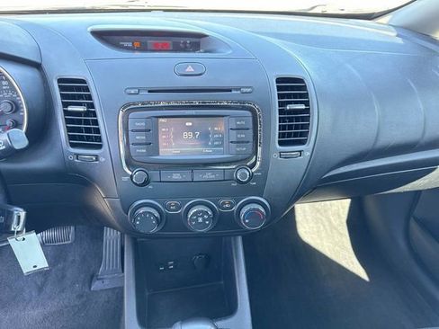 Used 2018 Kia Forte LX w/ LX Rear Camera Package image 22