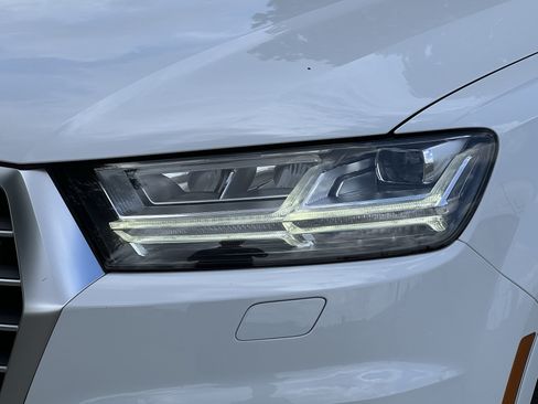 Used 2019 Audi Q7 3.0T Prestige w/ Prestige Package AWD/4WD image 7