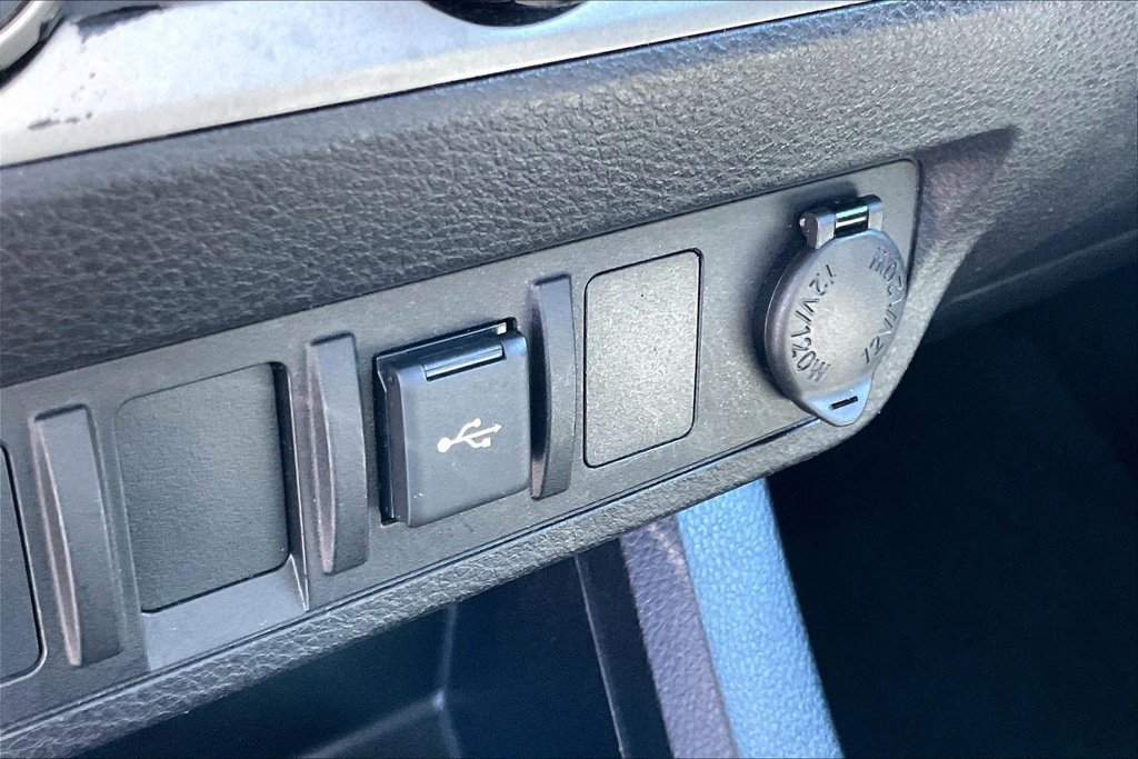 Used 2020 Toyota Tacoma SR w/ SR Convenience Package RWD image 33