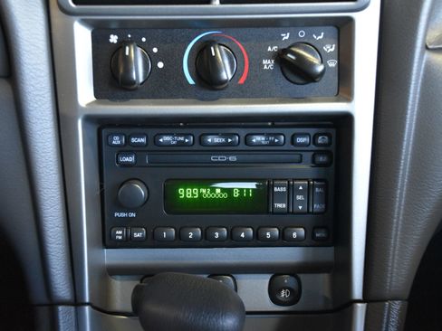 Used 2004 Ford Mustang Mach 1 RWD image 40