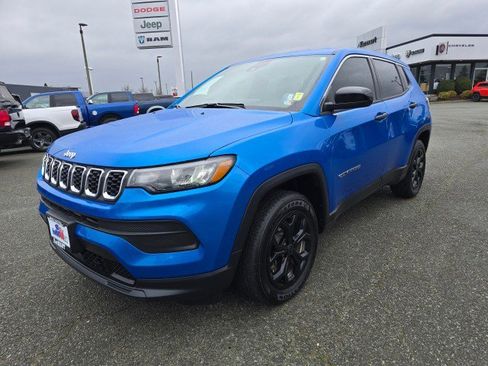 Used 2025 Jeep Compass Sport image 7