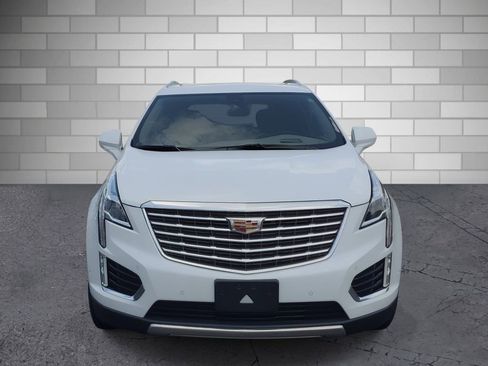 Used 2017 Cadillac XT5 Platinum w/ Driver Assist Package AWD/4WD image 8