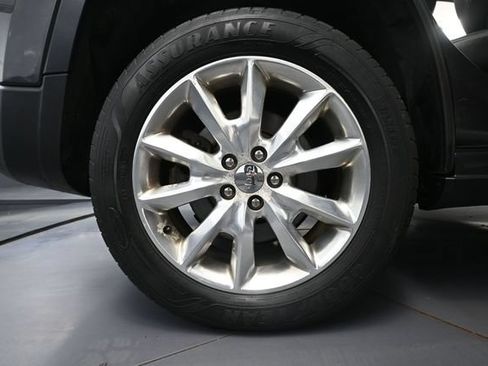 Used 2015 Jeep Cherokee Limited w/ Luxury Group AWD/4WD image 16